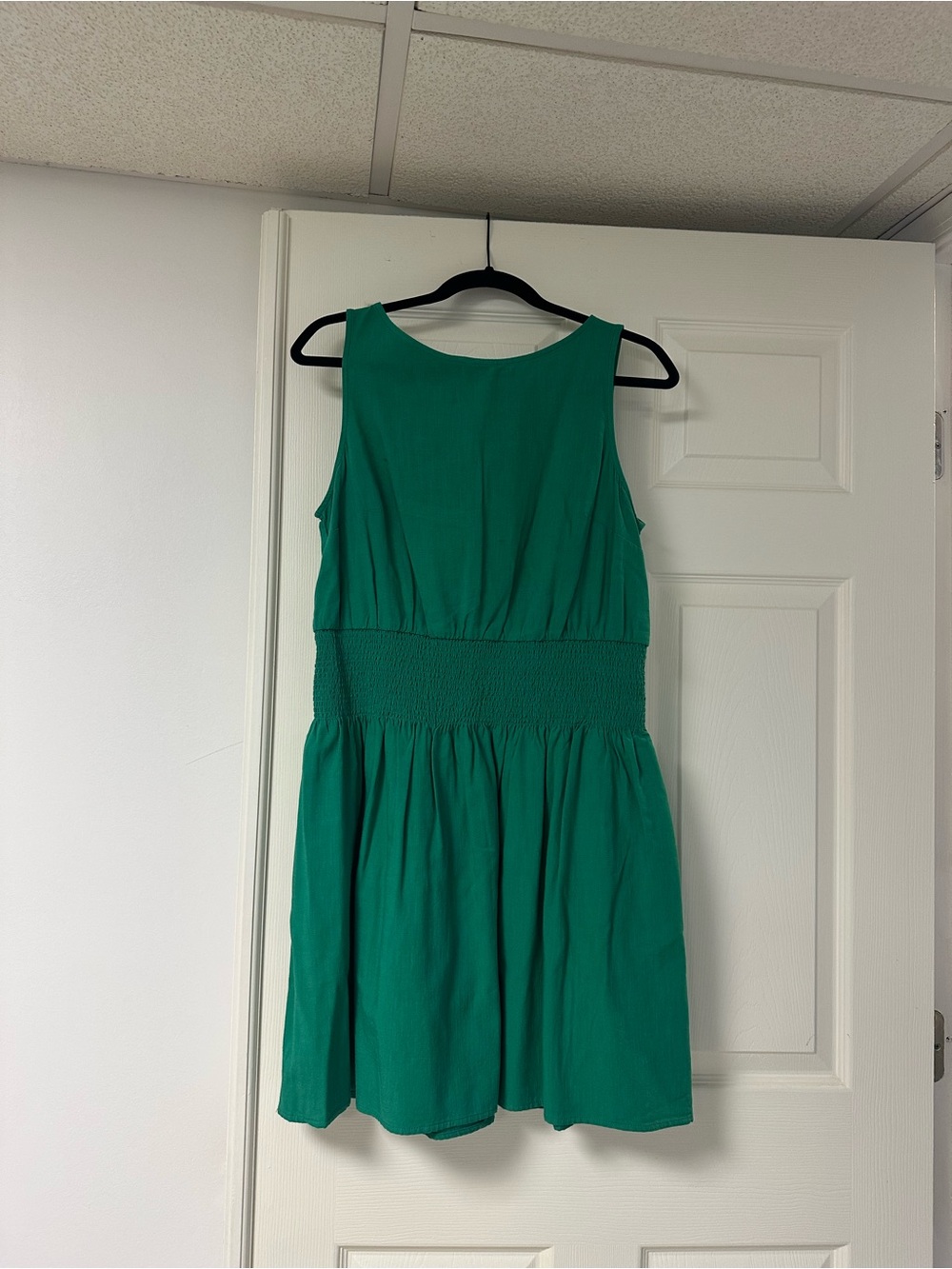 Green Sleeveless Smocked-Waist Dress